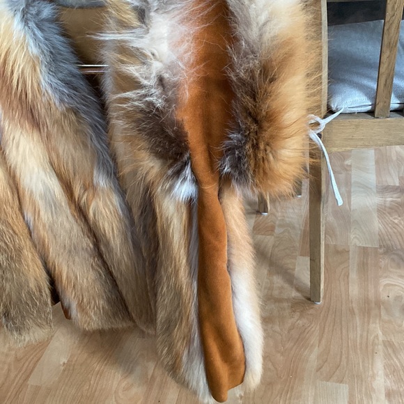 RARE Vintage Alaskan Fox Fur Jacket - Picture 5 of 16